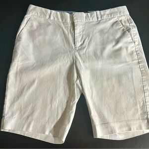 BANANA REPUBLIC FACTORY WOMENS WHITE BERMUDA SHORTS SIZE 6